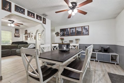 House in Edgewater, Florida 3 bedrooms, 140.1 sq.m. № 2325073 - photo 12