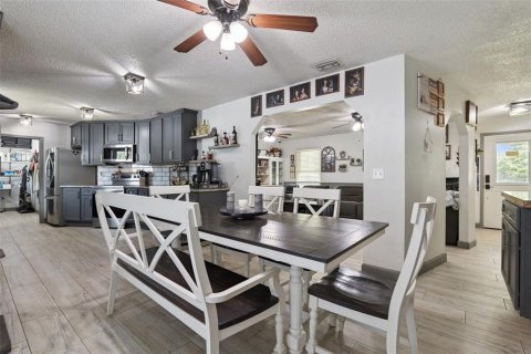 House in Edgewater, Florida 3 bedrooms, 140.1 sq.m. № 2325073 - photo 9