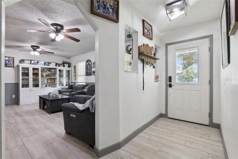 House in Edgewater, Florida 3 bedrooms, 140.1 sq.m. № 2325073 - photo 3