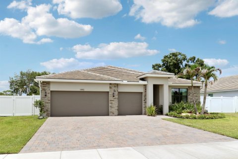 House in Palm City, Florida 4 bedrooms, 235.32 sq.m. № 2190188 - photo 2