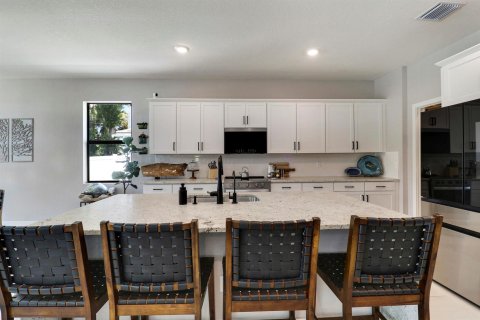 House in Palm City, Florida 4 bedrooms, 235.32 sq.m. № 2190188 - photo 15