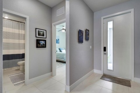 House in Palm City, Florida 4 bedrooms, 235.32 sq.m. № 2190188 - photo 6