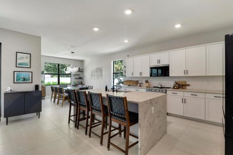 House in Palm City, Florida 4 bedrooms, 235.32 sq.m. № 2190188 - photo 17