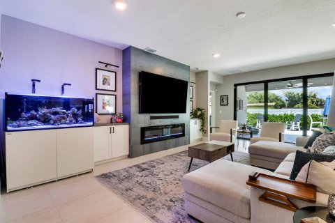 House in Palm City, Florida 4 bedrooms, 235.32 sq.m. № 2190188 - photo 8