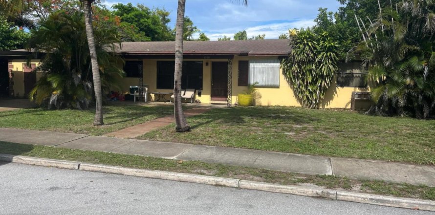 Land in West Palm Beach, Florida № 541893