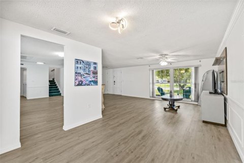 House in Hudson, Florida 4 bedrooms, 190.17 sq.m. № 1749474 - photo 27