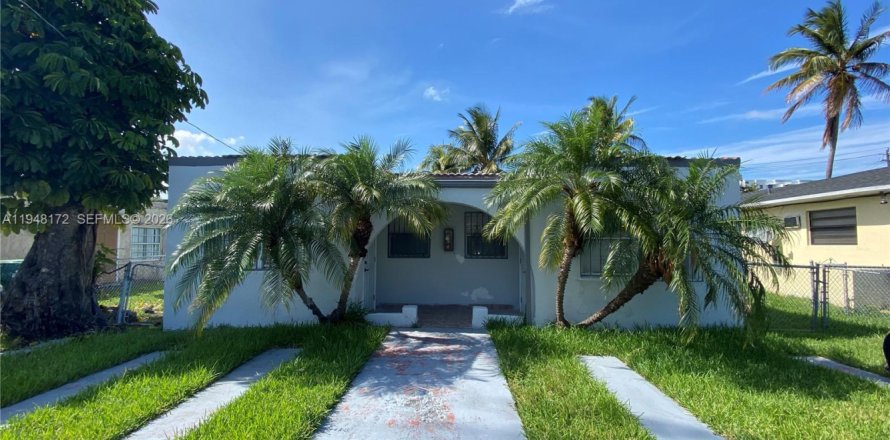 Estudio en Miami, Florida № 2004191