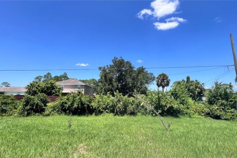 House in Palm Bay, Florida 3 bedrooms, 143.63 sq.m. № 1910456 - photo 10