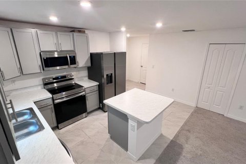 House in Palm Bay, Florida 3 bedrooms, 143.63 sq.m. № 1910456 - photo 18