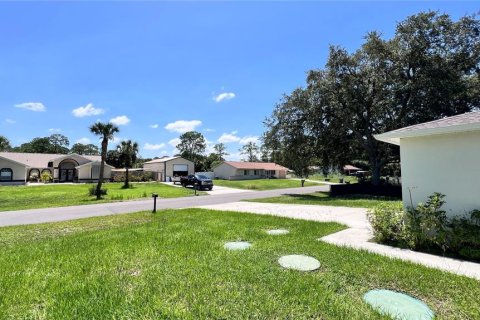 House in Palm Bay, Florida 3 bedrooms, 143.63 sq.m. № 1910456 - photo 6