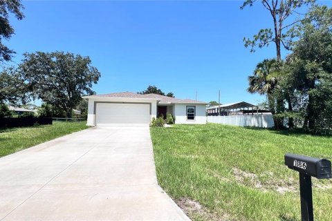 House in Palm Bay, Florida 3 bedrooms, 143.63 sq.m. № 1910456 - photo 1