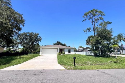 House in Palm Bay, Florida 3 bedrooms, 143.63 sq.m. № 1910456 - photo 2