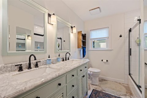 House in Saint Petersburg, Florida 4 bedrooms, 160.91 sq.m. № 1765931 - photo 21