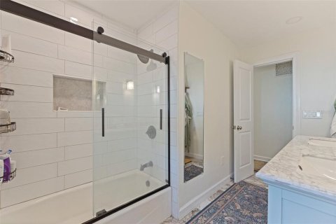 House in Saint Petersburg, Florida 4 bedrooms, 160.91 sq.m. № 1765931 - photo 22