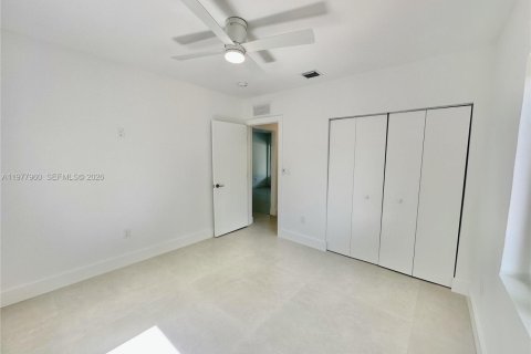 Commercial property in North Miami, Florida 143.81 sq.m. № 2042005 - photo 19