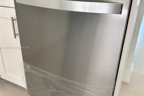 Commercial property in North Miami, Florida 143.81 sq.m. № 2042005 - photo 13