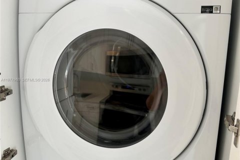 Commercial property in North Miami, Florida 143.81 sq.m. № 2042005 - photo 27