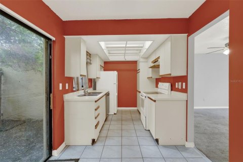 Condo in Winter Park, Florida, 2 bedrooms  № 1828531 - photo 8