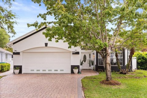 Casa en Orlando, Florida 4 dormitorios, 196.67 m2 № 2131986