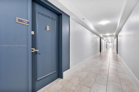 Condominio en venta en Miami Beach, Florida, 2 dormitorios, 118.08 m2 № 2000748 - foto 22