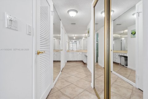 Condominio en venta en Miami Beach, Florida, 2 dormitorios, 118.08 m2 № 2000748 - foto 17