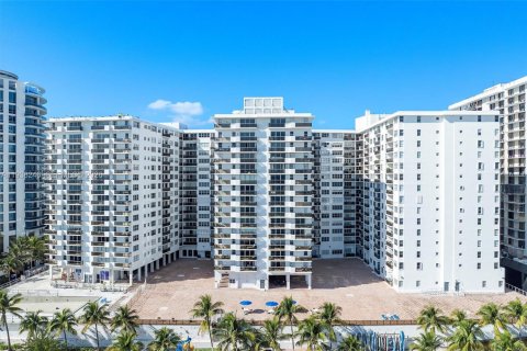 Condominio en venta en Miami Beach, Florida, 2 dormitorios, 118.08 m2 № 2000748 - foto 4