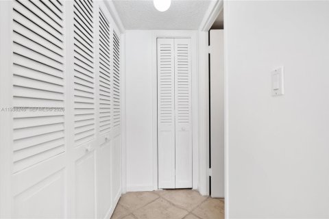 Condominio en venta en Miami Beach, Florida, 2 dormitorios, 118.08 m2 № 2000748 - foto 12