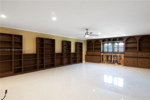 House in Tamarac, Florida 3 bedrooms, 194.82 sq.m. № 1765054 - photo 6