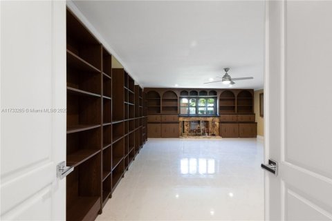 House in Tamarac, Florida 3 bedrooms, 194.82 sq.m. № 1765054 - photo 4