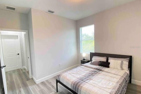 Casa en venta en Port Charlotte, Florida, 4 dormitorios, 179.95 m2 № 2097045 - foto 15