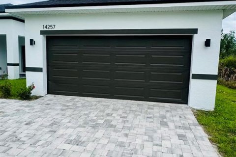 Casa en venta en Port Charlotte, Florida, 4 dormitorios, 179.95 m2 № 2097045 - foto 2