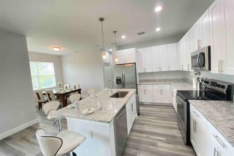 Casa en venta en Port Charlotte, Florida, 4 dormitorios, 179.95 m2 № 2097045 - foto 3