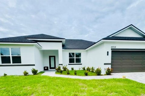 Casa en Port Charlotte, Florida 4 dormitorios, 179.95 m2 № 2097045
