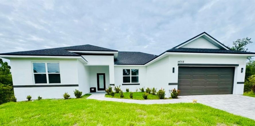 Casa en Port Charlotte, Florida 4 dormitorios, 179.95 m2 № 2097045
