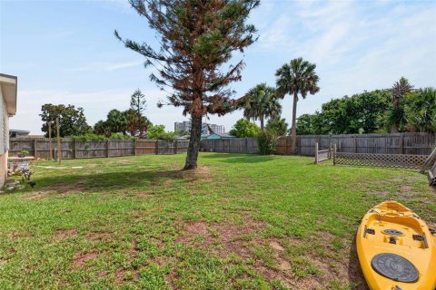 House in Daytona Beach, Florida 2 bedrooms, 82.68 sq.m. № 2215522 - photo 2