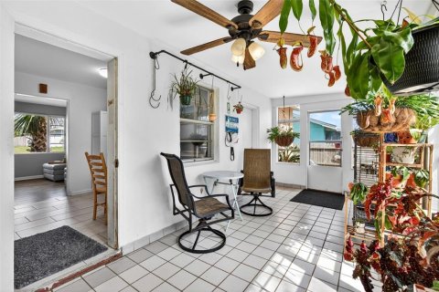 House in Daytona Beach, Florida 2 bedrooms, 82.68 sq.m. № 2215522 - photo 9