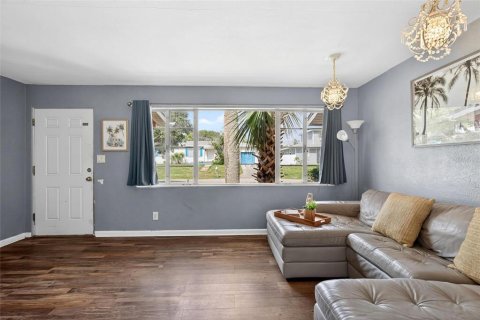 House in Daytona Beach, Florida 2 bedrooms, 82.68 sq.m. № 2215522 - photo 4