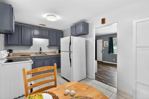 House in Daytona Beach, Florida 2 bedrooms, 82.68 sq.m. № 2215522 - photo 5