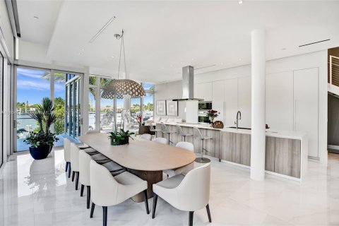 Townhouse in Aventura, Florida 4 bedrooms, 357.58 sq.m. № 1875289 - photo 15