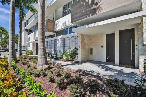 Townhouse in Aventura, Florida 4 bedrooms, 357.58 sq.m. № 1875289 - photo 4