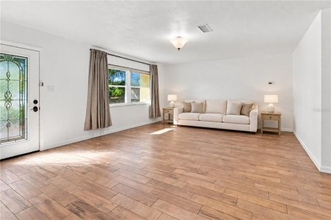 Villa ou maison à vendre à Sarasota, Floride: 3 chambres, 170.57 m2 № 2361434 - photo 6