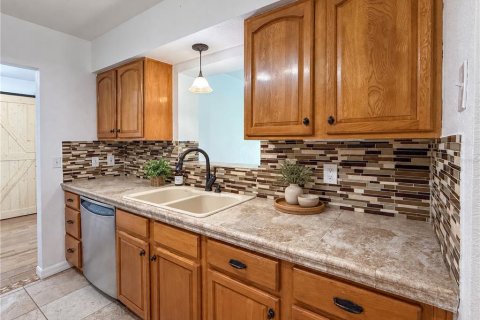 Villa ou maison à vendre à Sarasota, Floride: 3 chambres, 170.57 m2 № 2361434 - photo 7
