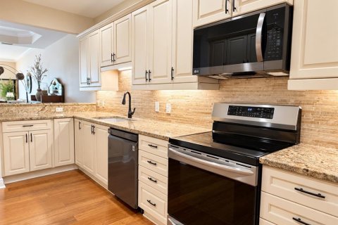 Condo in Apollo Beach, Florida, 2 bedrooms  № 2394432 - photo 15