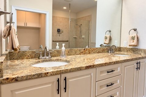 Condo in Apollo Beach, Florida, 2 bedrooms  № 2394432 - photo 27