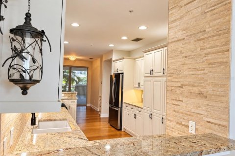 Condo in Apollo Beach, Florida, 2 bedrooms  № 2394432 - photo 13
