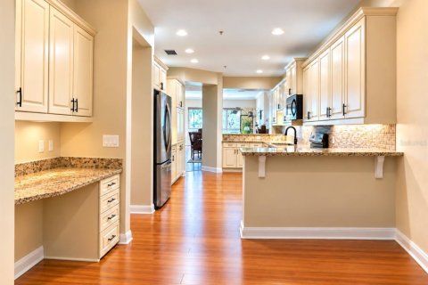 Condo in Apollo Beach, Florida, 2 bedrooms  № 2394432 - photo 19