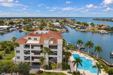 Condo in Apollo Beach, Florida, 2 bedrooms  № 2394432 - photo 2