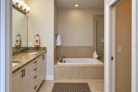 Condo in Apollo Beach, Florida, 2 bedrooms  № 2394432 - photo 26