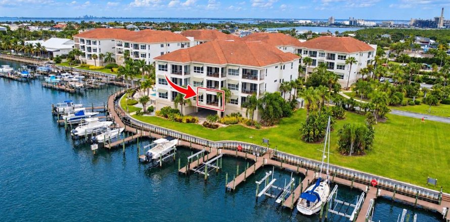 Condo in Apollo Beach, Florida, 2 bedrooms  № 2394432