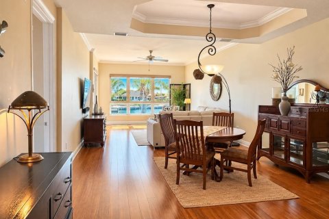 Condo in Apollo Beach, Florida, 2 bedrooms  № 2394432 - photo 5